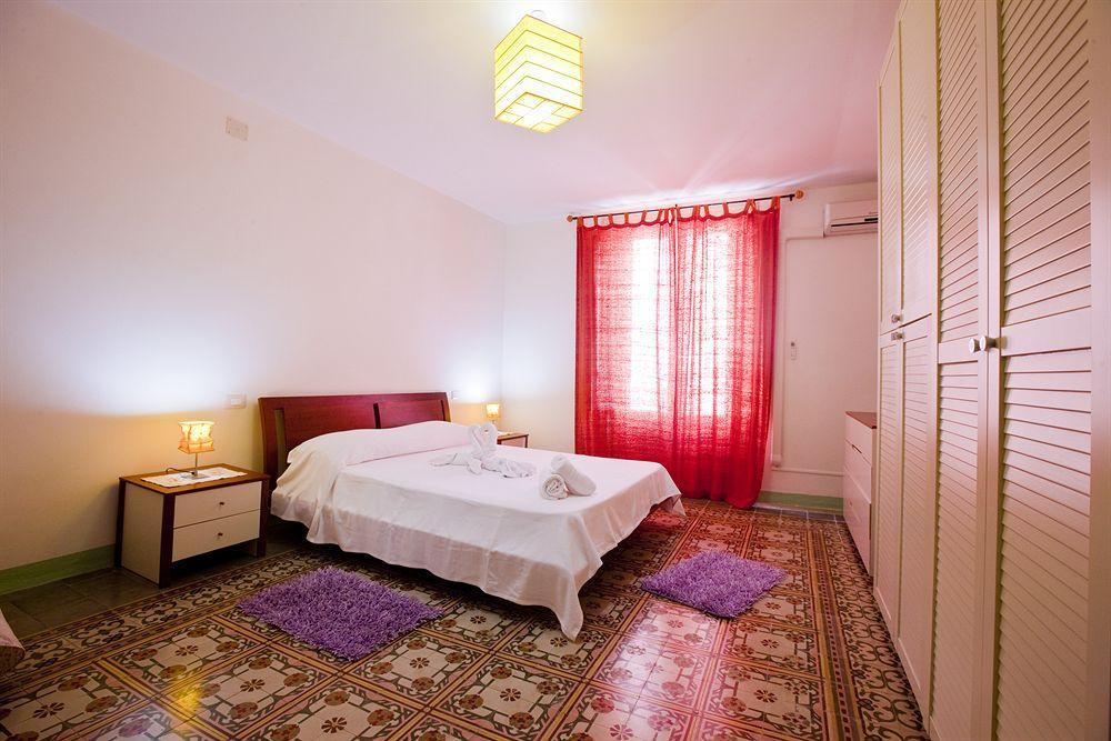 Cortile Antico Aparthotel Trapani Luaran gambar