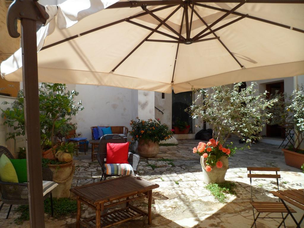 Cortile Antico Aparthotel Trapani Luaran gambar