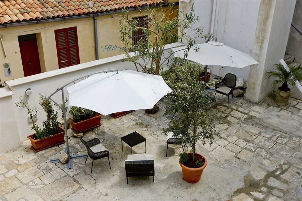 Cortile Antico Aparthotel Trapani Luaran gambar