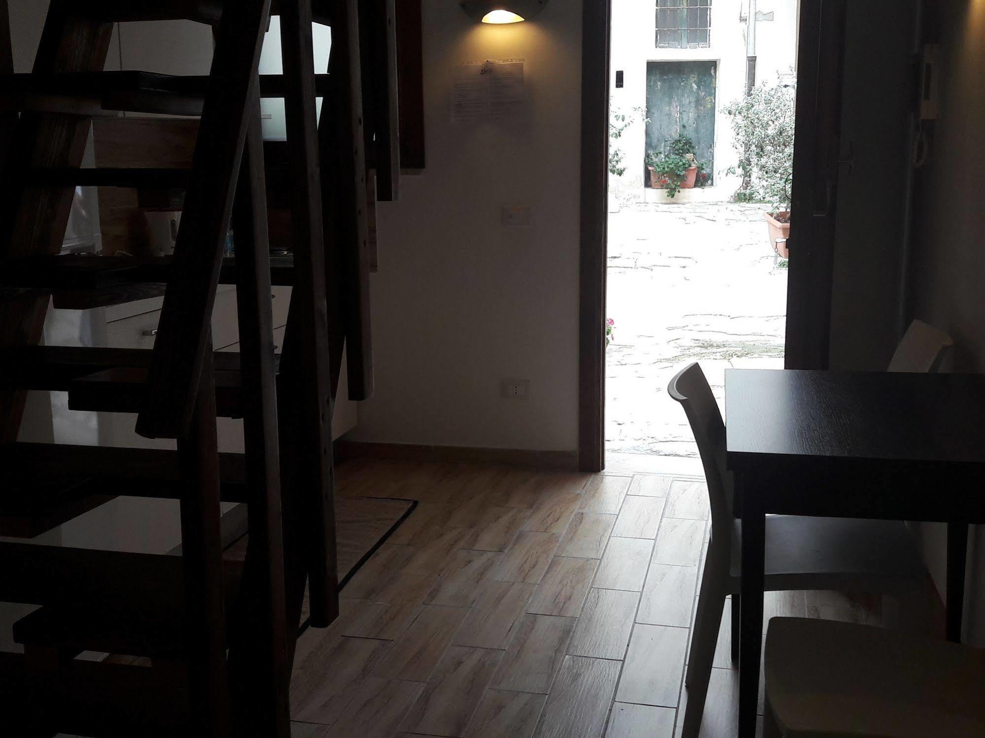 Cortile Antico Aparthotel Trapani Luaran gambar