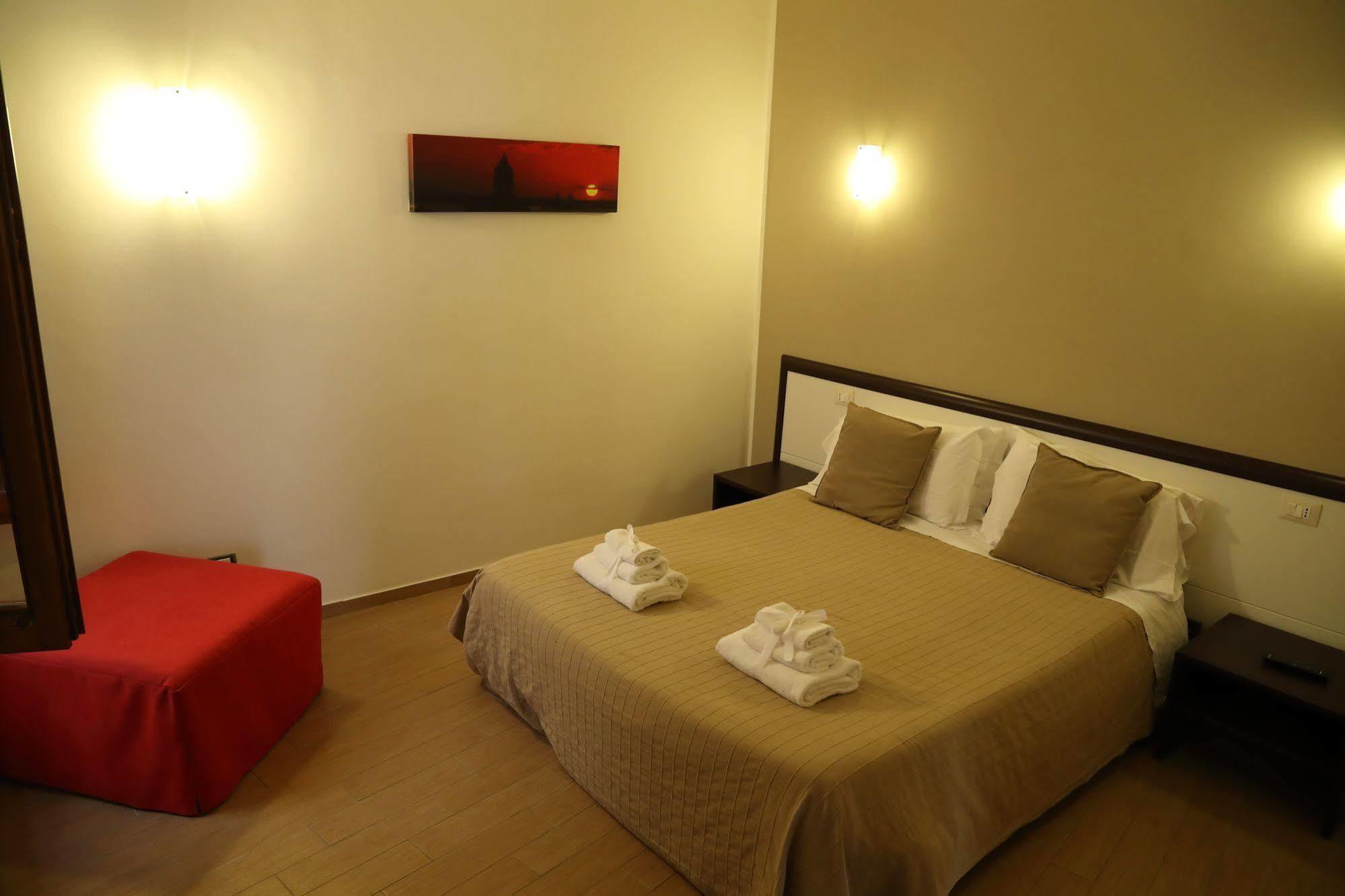 Cortile Antico Aparthotel Trapani Luaran gambar