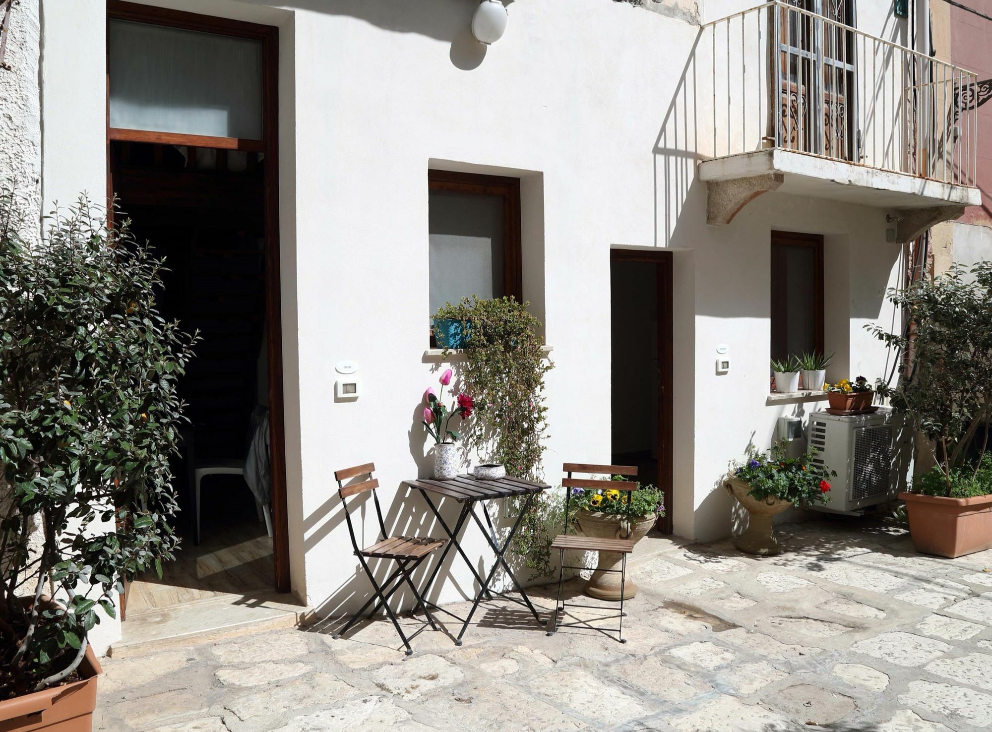 Cortile Antico Aparthotel Trapani Luaran gambar