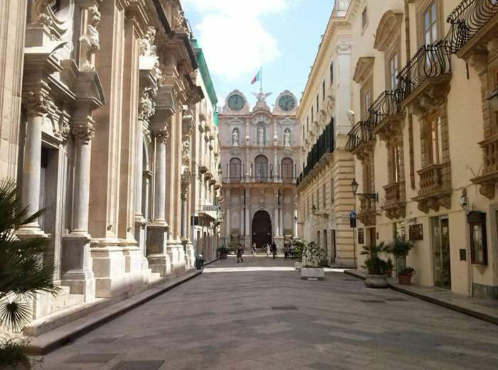 Cortile Antico Aparthotel Trapani Luaran gambar