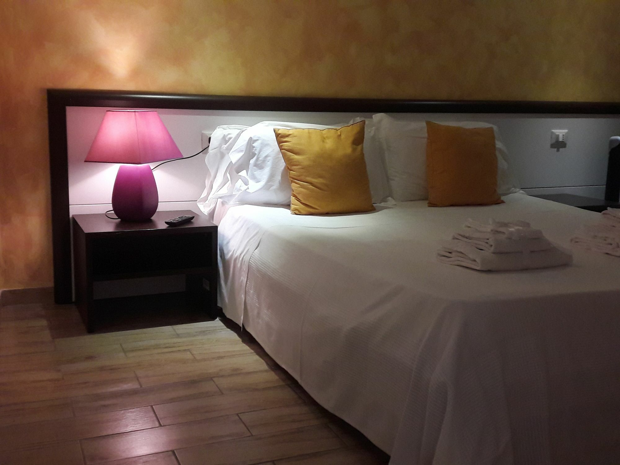 Cortile Antico Aparthotel Trapani Luaran gambar