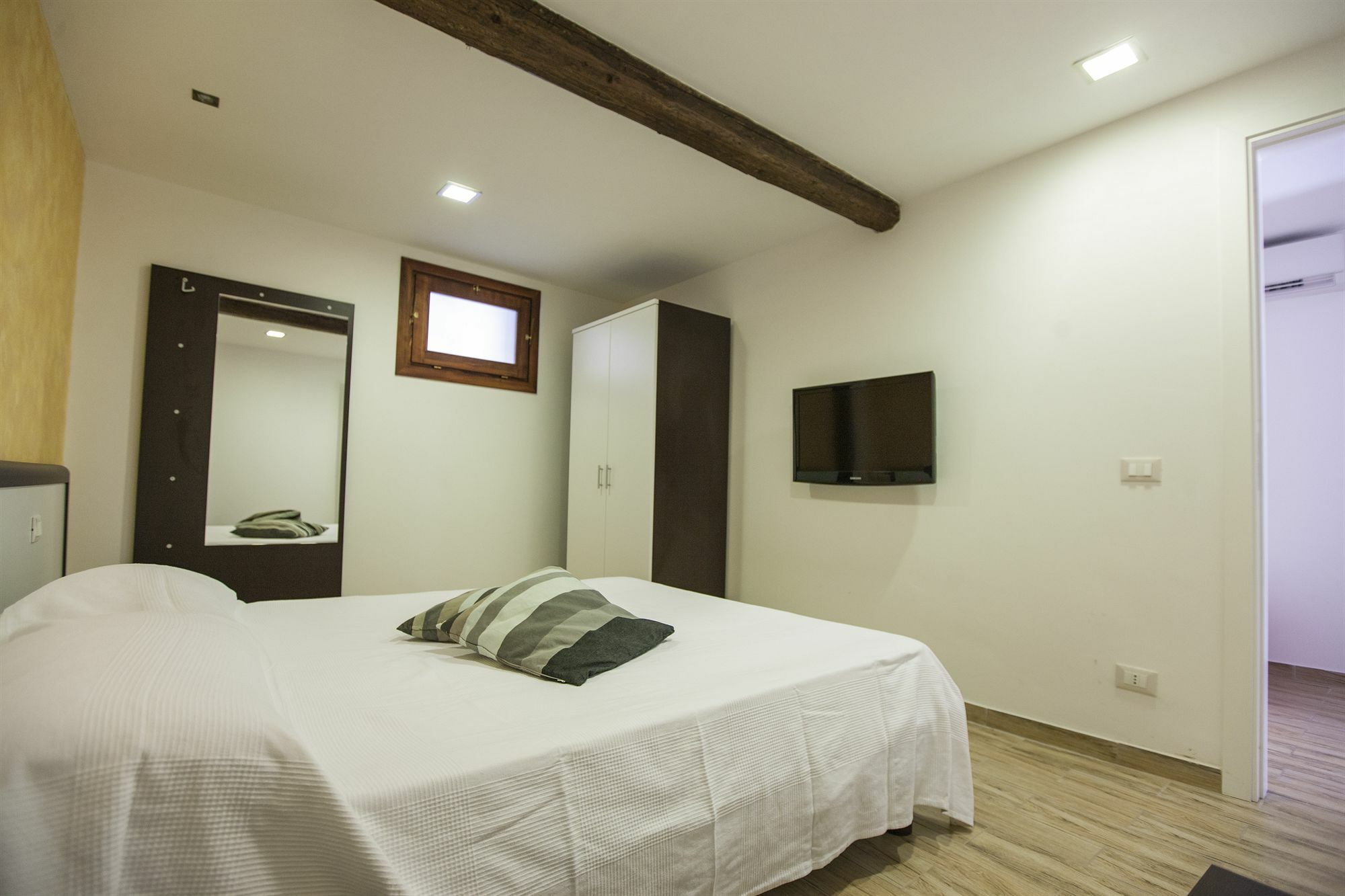 Cortile Antico Aparthotel Trapani Luaran gambar